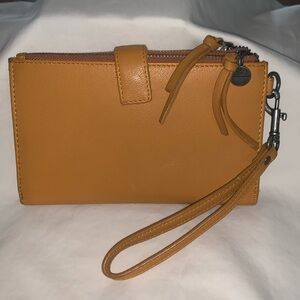 Lucky 🍀 Brand Rayla Phone, Wristlet wallet